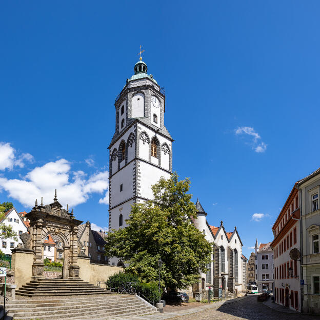 Frauenkirche Meißen mit Tuchmachertor