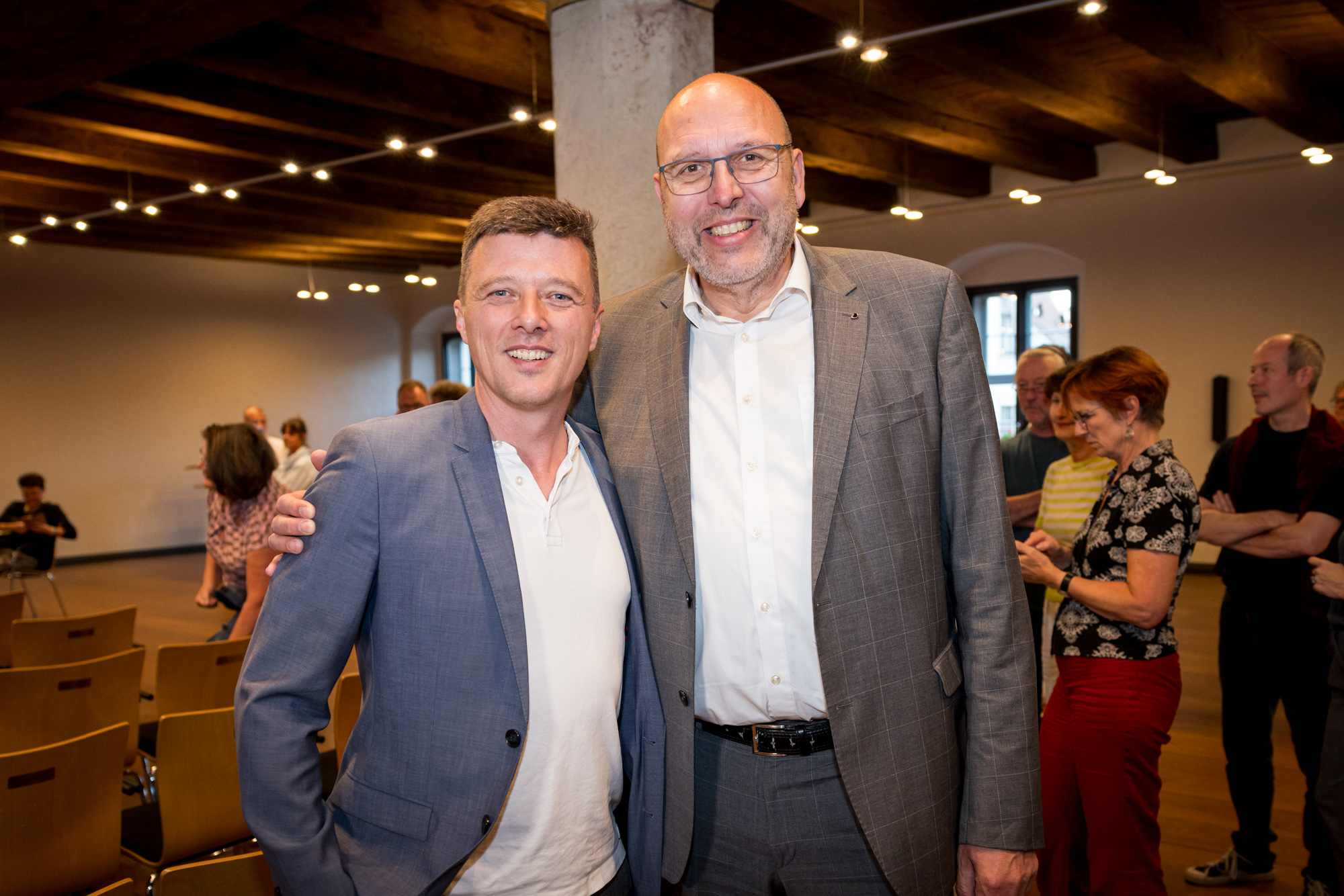 Wahlsieger Markus Renner mit OB Olaf Raschke